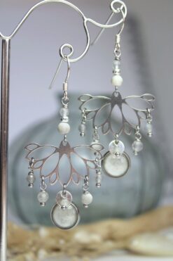 Boucles d'oreille attrape rêve Lotus argent925 Labradorite hortensia blanc attrape rêve Laoobijoux c