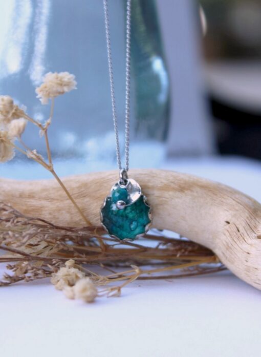 Collier Hortensia bleu Chrysocolle acier inoxydable Laoobijoux a