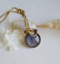 Sautoir lapis lazuli alstromeria amethyste acier inoxydable doré Laoobijoux c